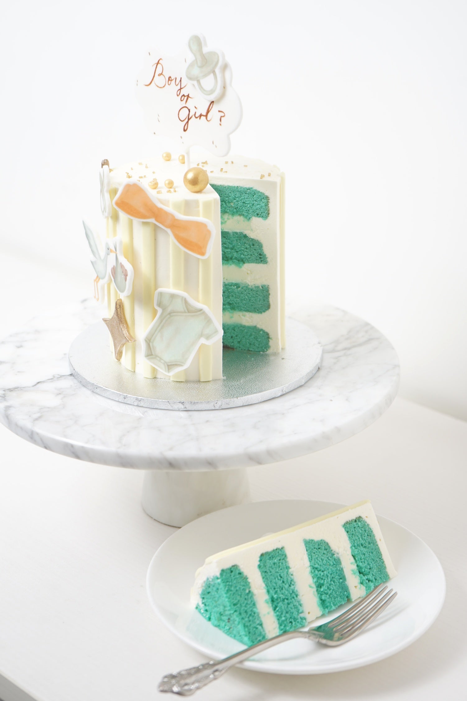Mini Dreamy Gender Reveal Cake