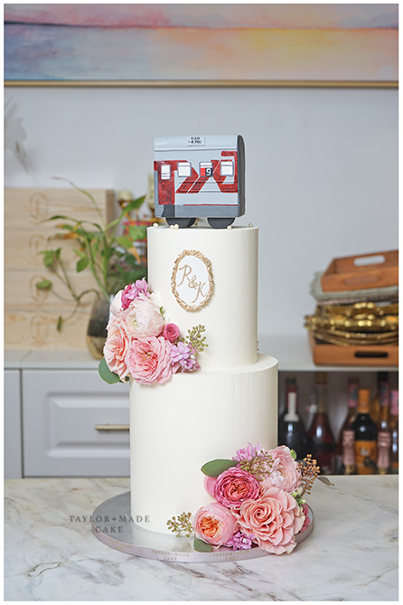 Moscow train wedding cake