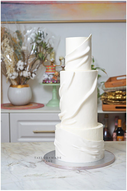 minimal wedding cake